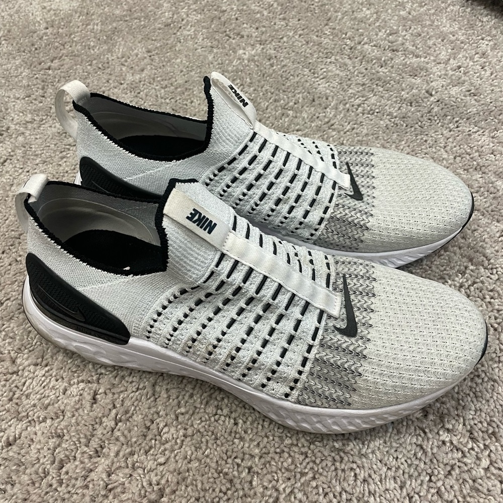 Nike React Phantom Run Flyknit 2